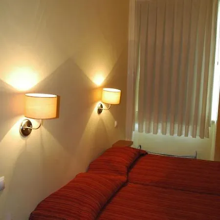 Residencial Castromira Лиссабон