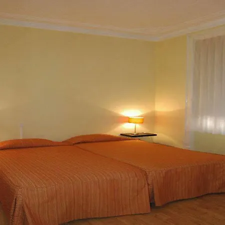 Residencial Castromira Лиссабон